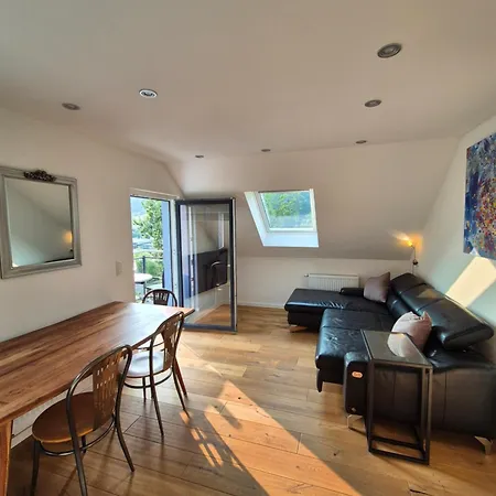 Holidayhood Apartment