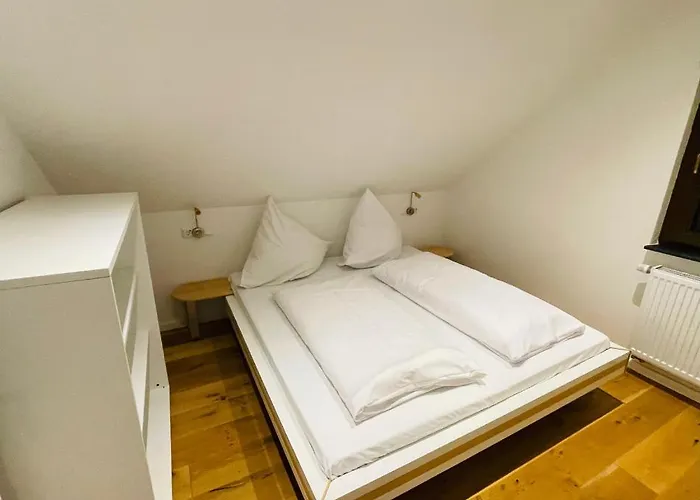 Holidayhood アパート トライス・カーデン