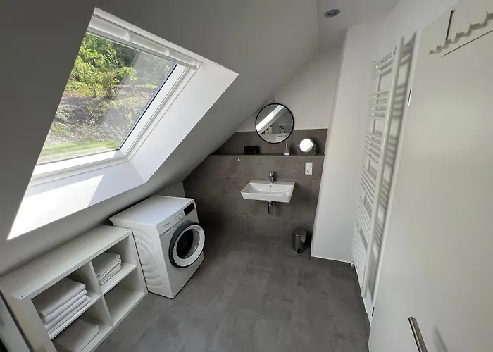 Holidayhood * トライス・カーデン