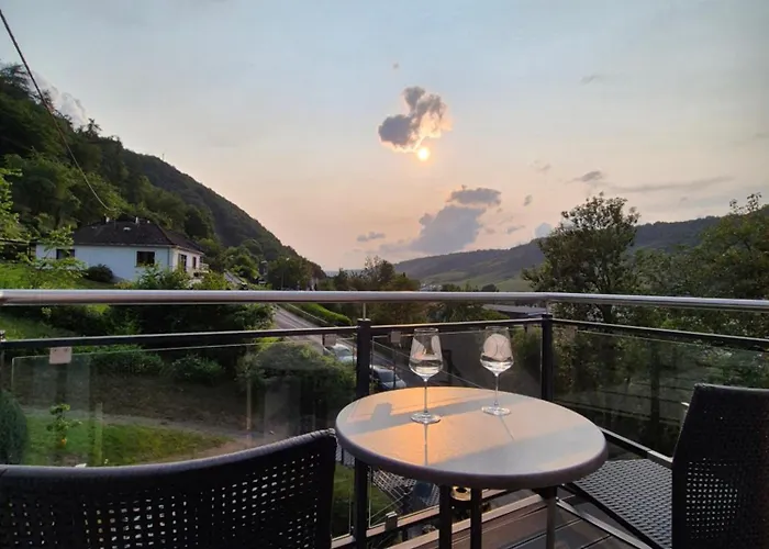 Holidayhood アパート トライス・カーデン